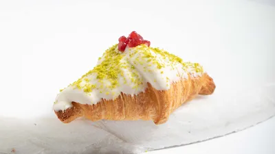 Croissant Pistacho y Cereza