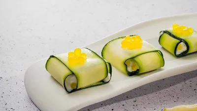 Saquitos de calabacín rellenos de ricotta y limón